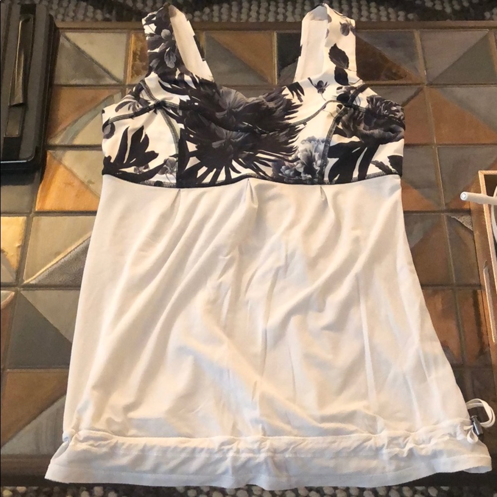 Lululemon tank!